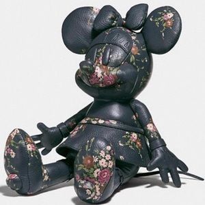 minnie mouse collector doll